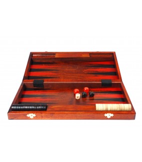 Play wooden backgammon
